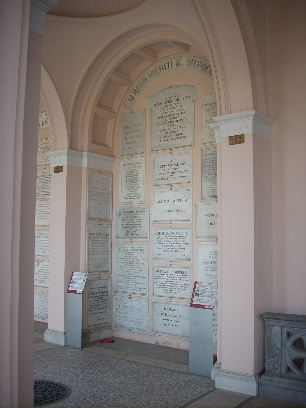 Achille Mario Dogliotti s tomb, Monumental Cemetery, Turin - 01.JPG